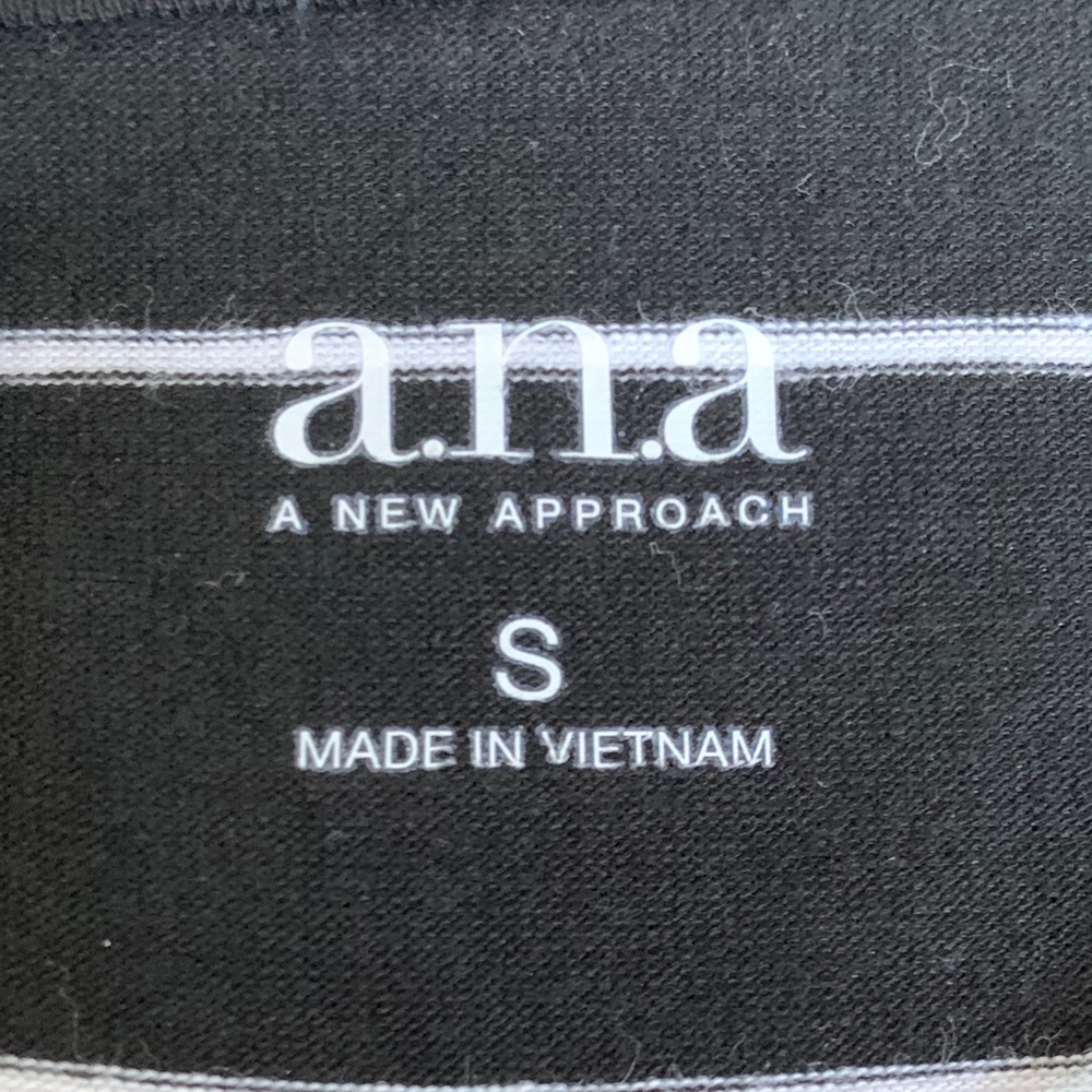 A.N.A Top - Picture 3 of 3